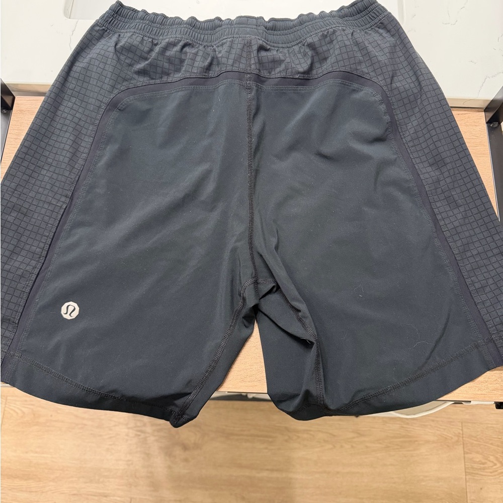 Lululemon Men’s Response Running Shorts Black - Picture 9 of 12